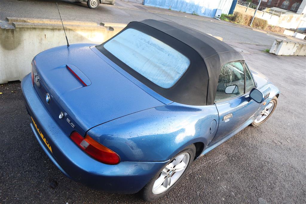 BMW Z3, registered Oct 2000, 187,950 miles, MOT expired 18.11.2020. To be sold without reserve, NO BUYERS PREMIUM